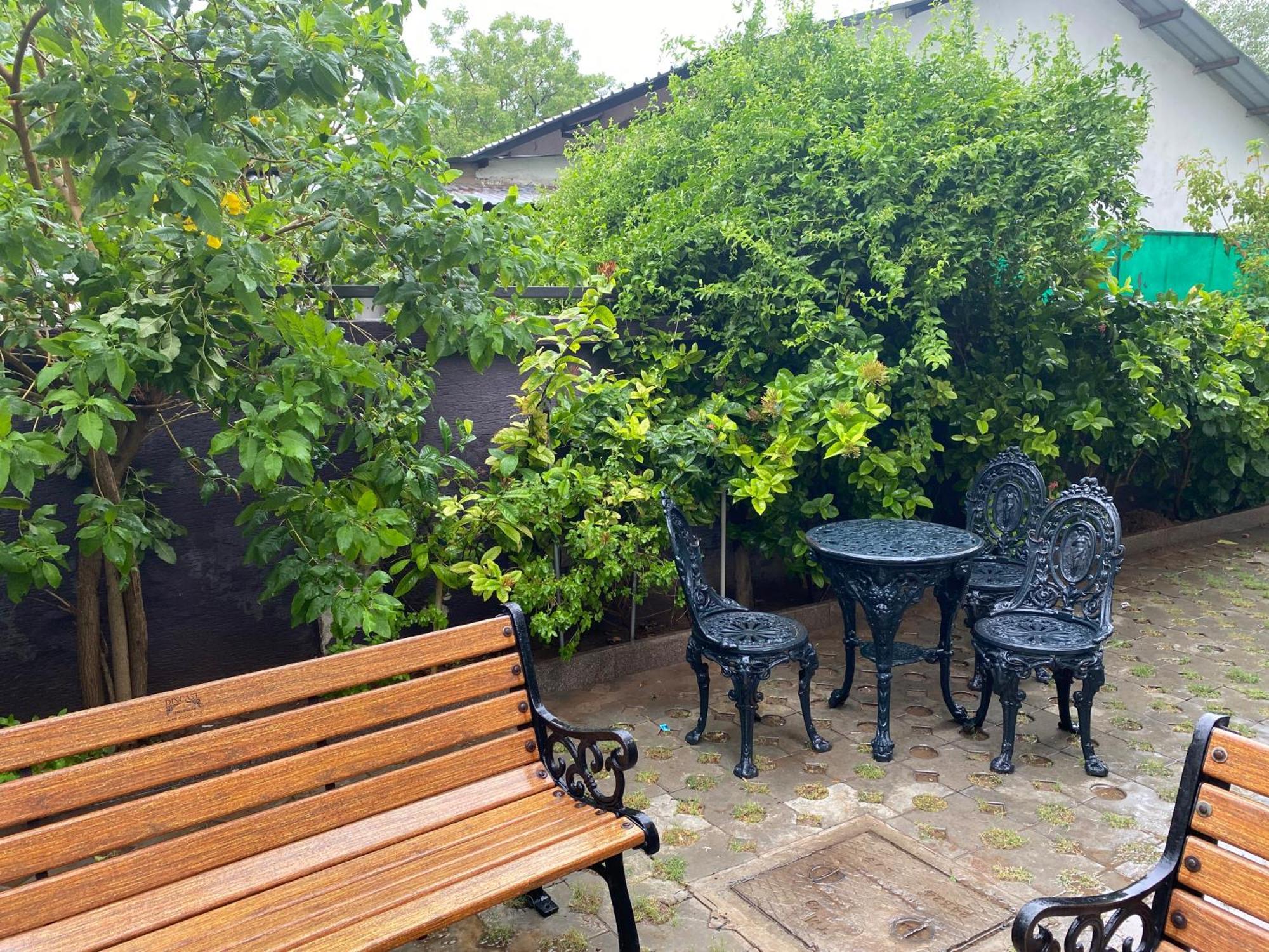 Hotel Ashray Inn Αχμπανταμπάντ Εξωτερικό φωτογραφία