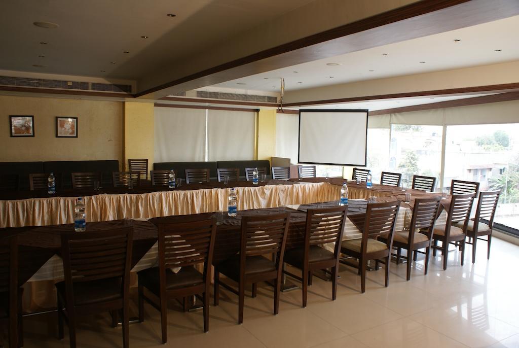 Hotel Ashray Inn Αχμπανταμπάντ Εξωτερικό φωτογραφία