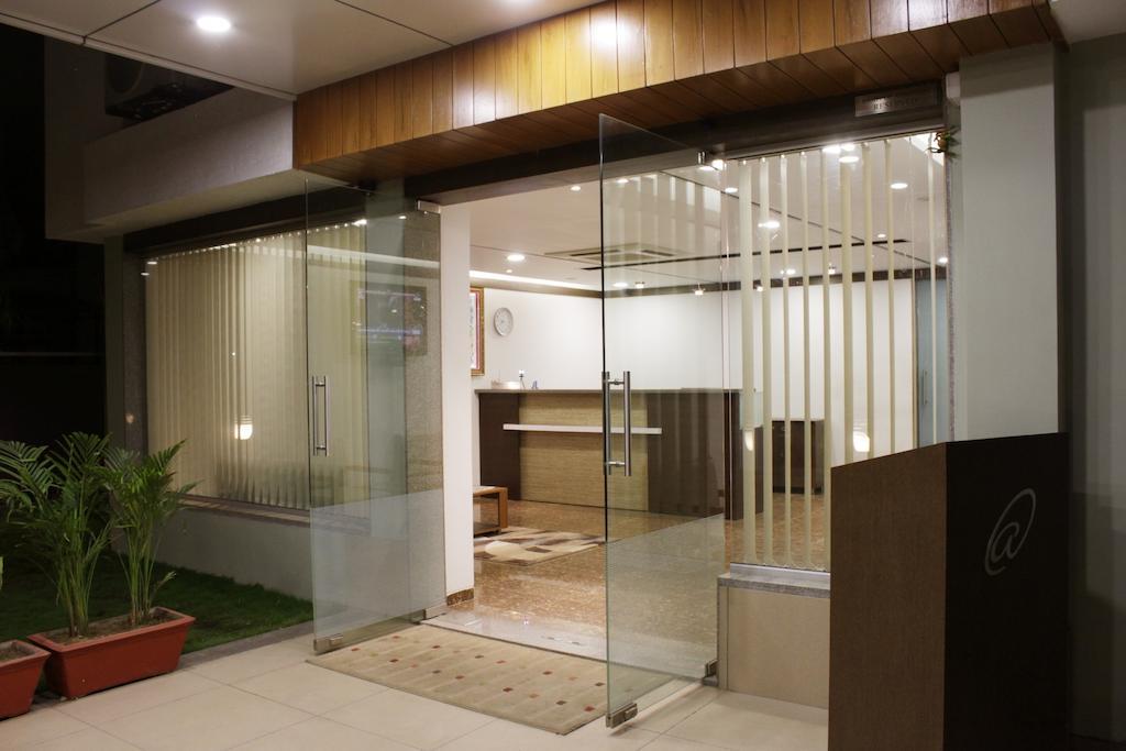 Hotel Ashray Inn Αχμπανταμπάντ Εξωτερικό φωτογραφία