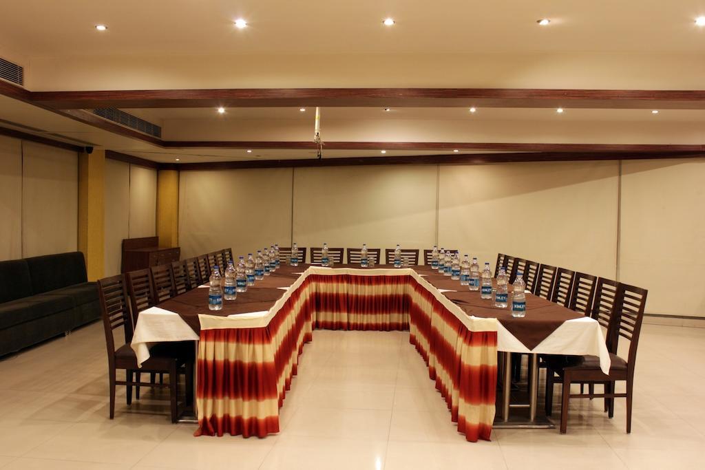 Hotel Ashray Inn Αχμπανταμπάντ Εξωτερικό φωτογραφία